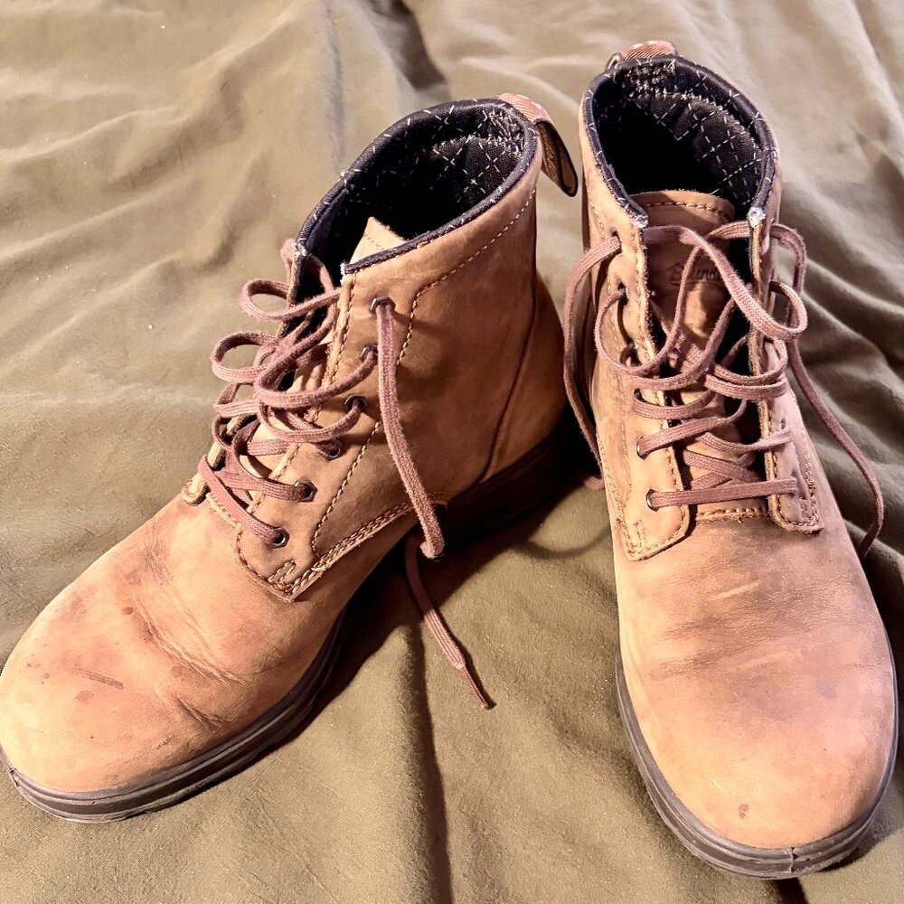 Blundstones